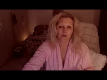 divineblond live sex cam