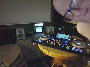 djtoymaster live sex cam