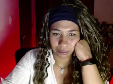 ivonne_collins33 live sex cam
