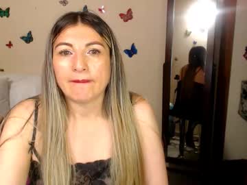 jolie_mature_ live sex cam