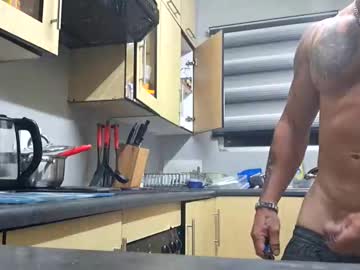 muscledaddy69s live sex cam