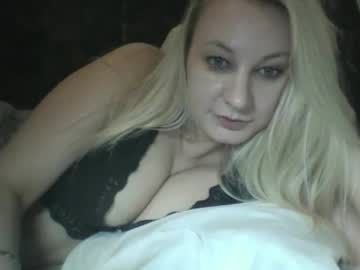 qwertyuio71919 live sex cam
