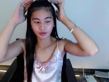 urpretty_monicaxxx live sex cam
